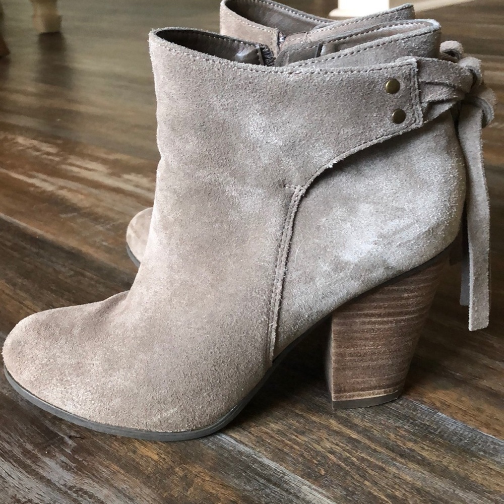 Shoes size 8.5